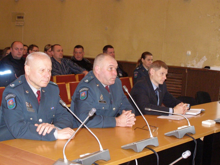 Viešosios policijos skyriaus viršininkas A.Jakimavičius, Prevencijos poskyrio viršininkas K.Loda ir Kriminalinės policijos skyriaus viršininkas D.Butrimas.