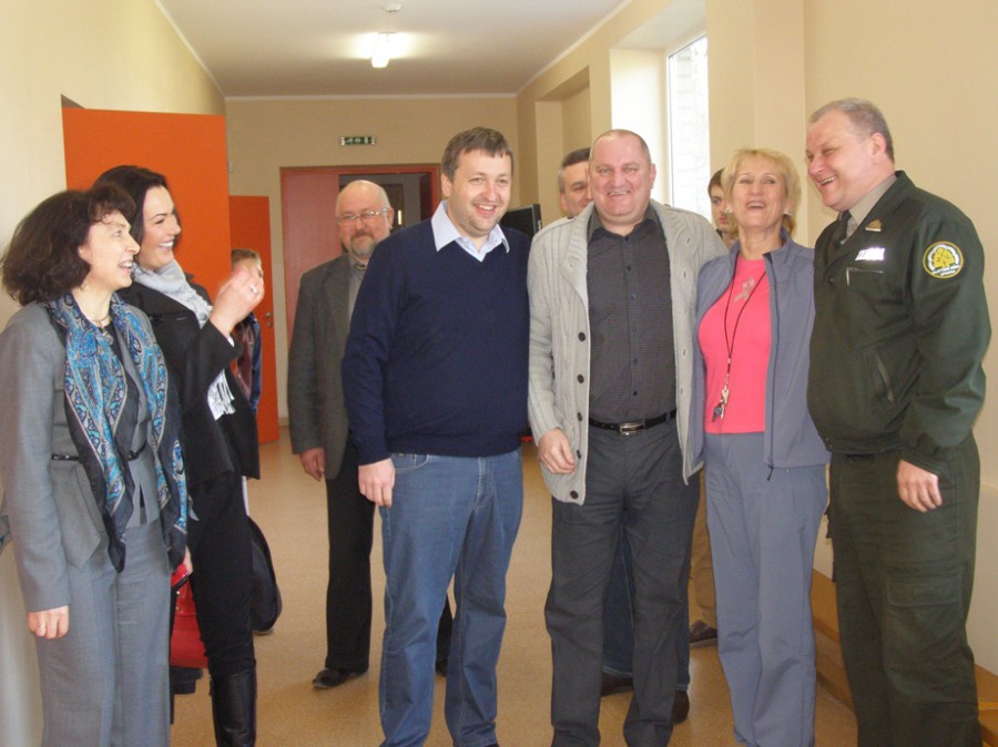 V.Šeškus ir A.Bartuška A.Guogą (kairėje) supažindino su savo pirmąja trenere Elena Bendinskiene. 