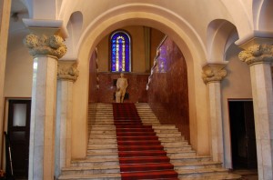 Gorio mieste esantis Stalino muziejus – puošnios architektūros, jo apdailai panaudotas marmuras.