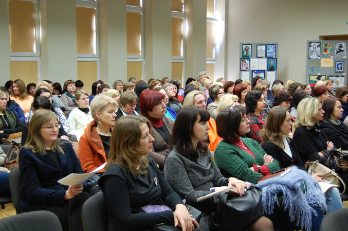 Į konferenciją savižudybių prevencijos tema susirinko švietimo, socialinės ir sveikatos apsaugos įstaigų specialistai.