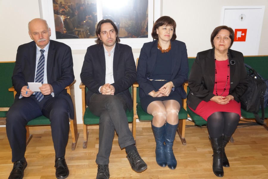 Lektoriai dr. Pranas Gudynas, Virgilijus Pupeikis, Genovaitė Kynė, dr. Ramutė Skripkienė.