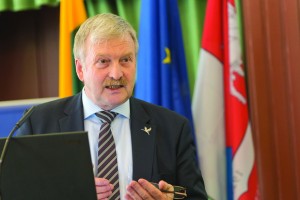 Europarlamentaro Broniaus Ropės teigimu, Pieno rinkos reguliavimo įstatymas ne tik nepažeidžia ES teisės, bet ir atspindi europines tendencijas žemės ūkio bei maisto pramonės reglamentavime.
