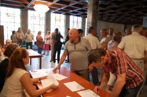 Pieno gamintojų problemos nesvetimos LR Seimo Kaimo reikalų komiteto nariui V.Kamblevičiui - kartu su kolega K.Starkevičiumi jis išreiškė palaikymą Jonavoje susirinkusiems ūkininkams.