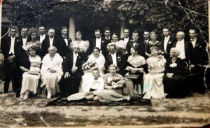 Prie Šaltupio dvaro oficinos prieškariu susituokė Zofijos ir Stanislovo Karpinskių tėvai.