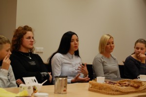 Veterinarinių paslaugų įmonių vadovė Jurgita ir fotografė Aira (antra ir trečia iš dešinės) negailėjo patarimų jaunimui.