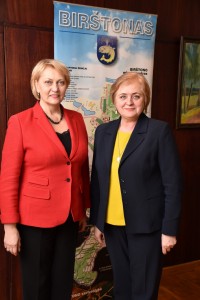 Audito Rūmų narė, susitikusi su Birštono savivaldybės mere N.Dirginčiene,  diskutavo apie ES investicijas Lietuvoje.
