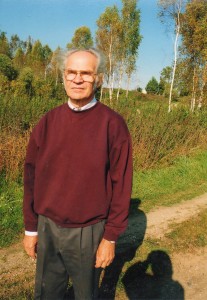 Prof. skulptorius Aloyzas Toleikis Birštono apylinkėse 2015 m.