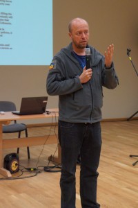 Jonas Ohmanas su prieniečiais diskutavo apie Lietuvos istoriją, situaciją Ukrainoje, ES ateitį. 