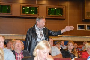 Ūkininkai žemės ūkio ministrę tiesiog „užvertė“ rūpimais klausimais.