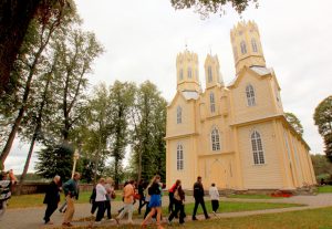 Nemajūnų Šv. Apaštalų Pauliaus ir Povilo bažnyčia.